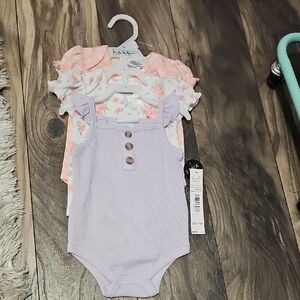 NWT Nicole Miller Girls 3 Pack Onsies, Size 3/6 months, Liliac, Pink, White.